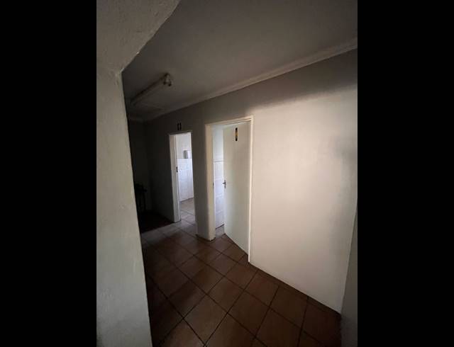 140M² BUSINESS TO LET IN VULCANIA